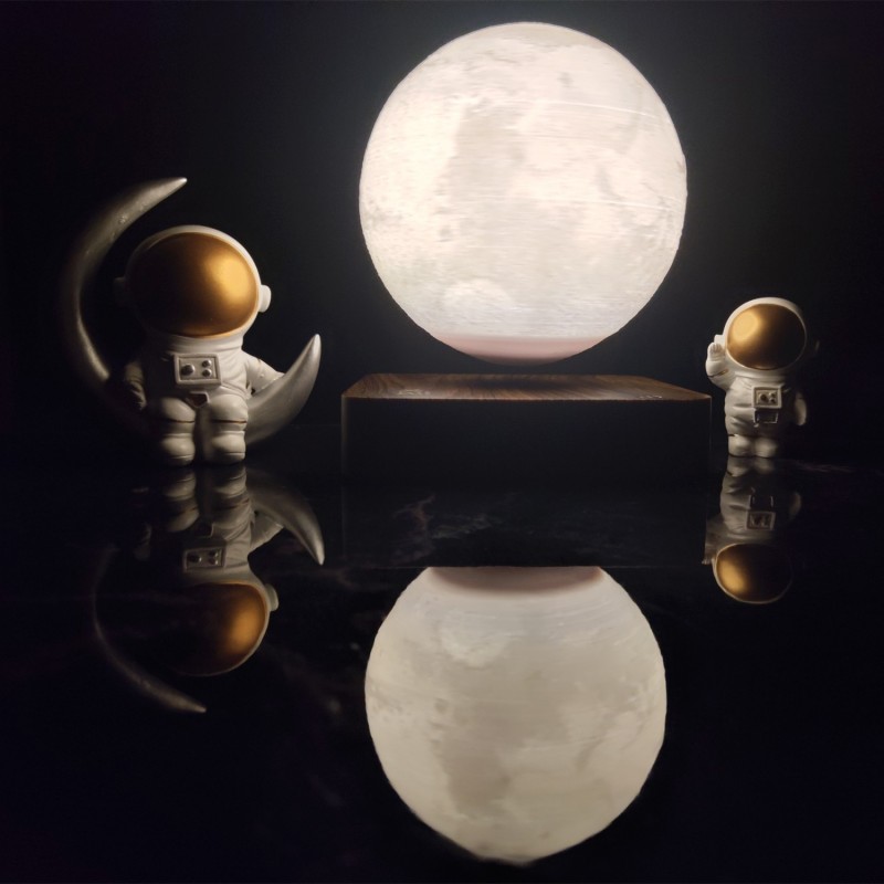 BRUBAKER Astronaute Skateboarder sur la Lune - 33 cm Lampe de Table avec  Anneau LED - Lampe de Chevet Spatiale Skateboard avec Eclairage Indirect et