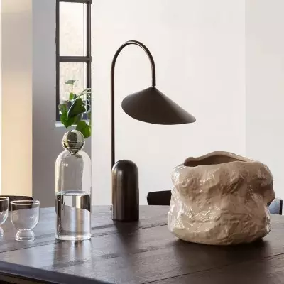 Lámpara de mesa giratoria Arum 2