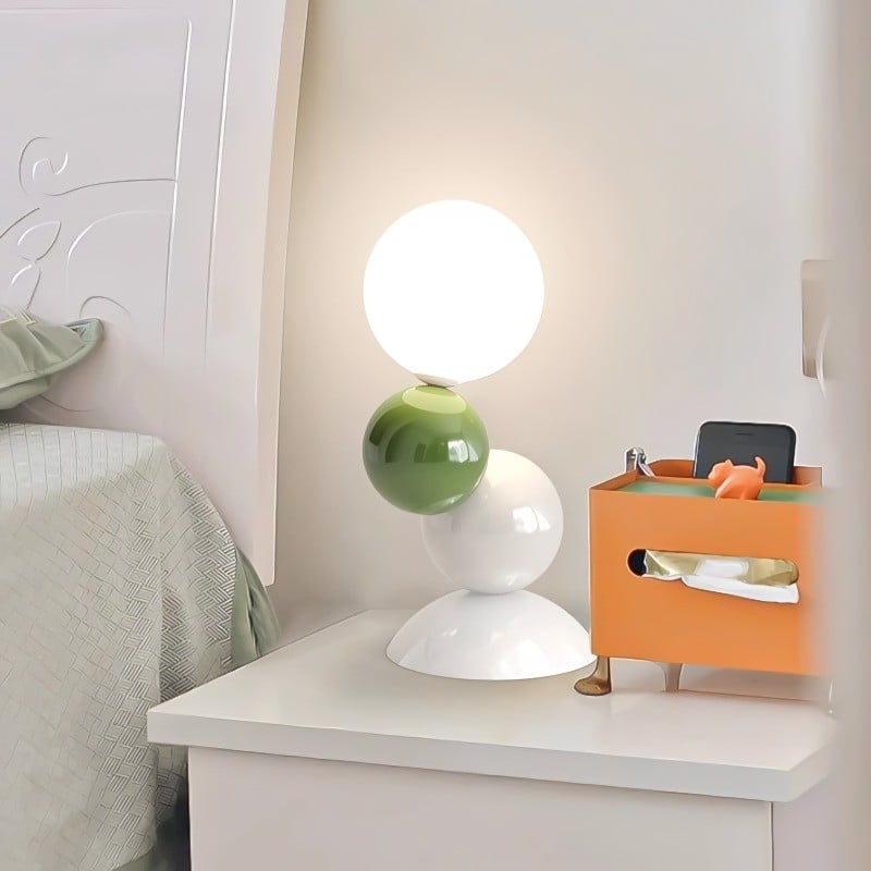 Lámpara de mesa con bola de acrílico... Lámpara de mesa con bola de acrílico...