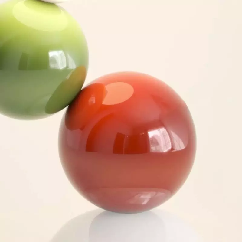 Lámpara de mesa con bola de acrílico... Lámpara de mesa con bola de acrílico...