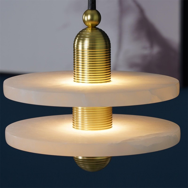 Suspension élégante en albâtre à... Suspension élégante en albâtre à...