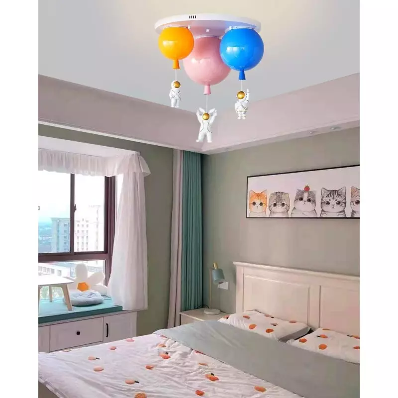 Lampada da soffitto a palloncino... Lampada da soffitto a palloncino...