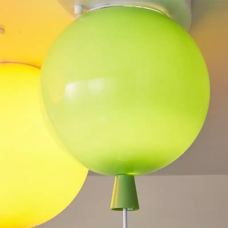Lampada da soffitto a palloncino... Lampada da soffitto a palloncino...