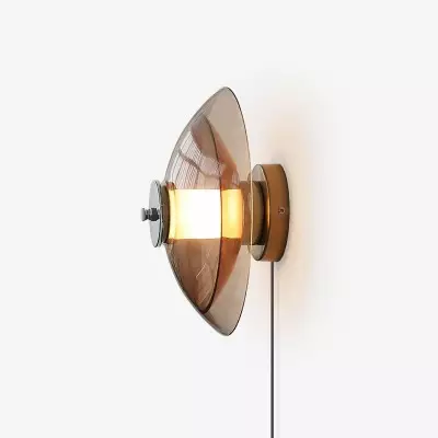 Lampada da parete con spina...