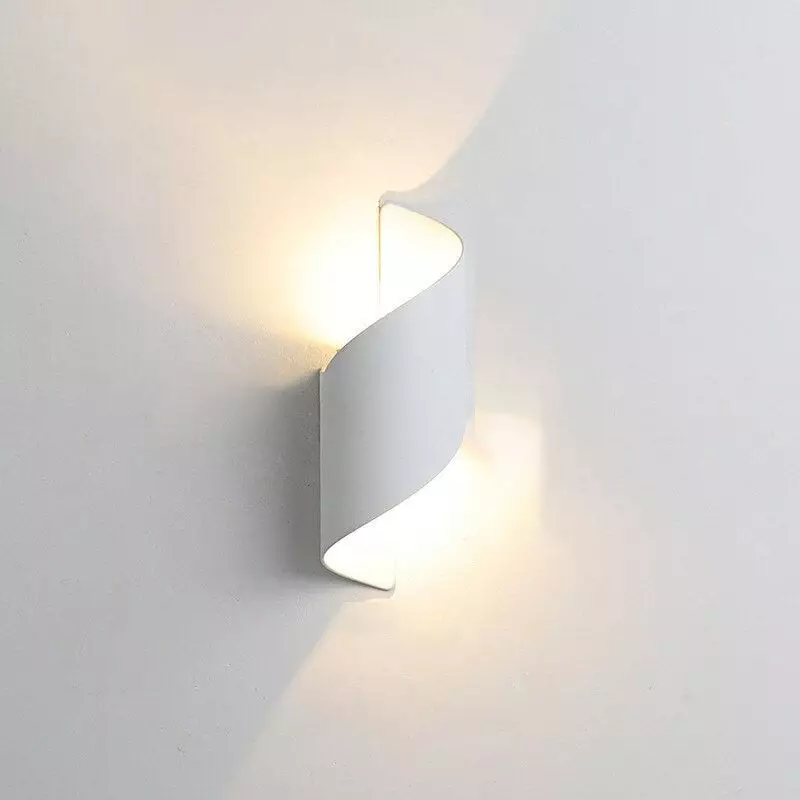 Applique murale LED torsadée moderne...