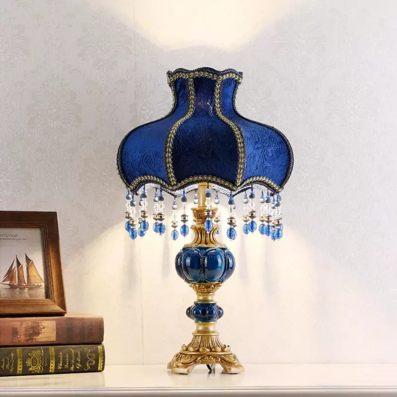 Lampada da tavolo in tessuto blu...