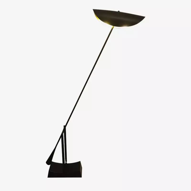 Lampadaire en métal incliné créatif...