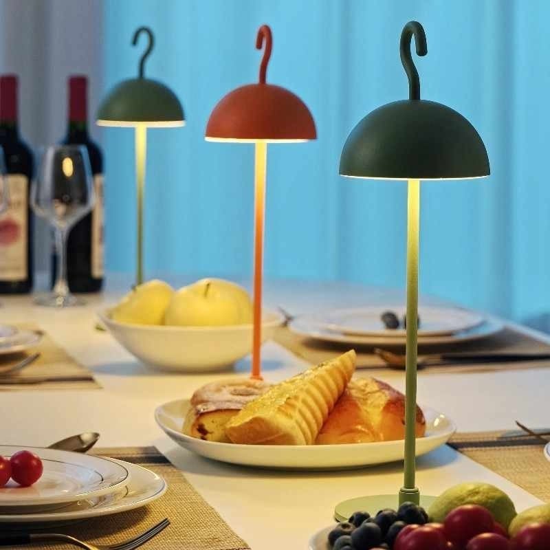 Lampada da tavolo decorativa... Lampada da tavolo decorativa...