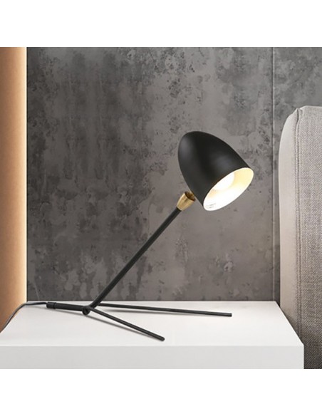 Tripod Table Lamp