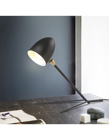 Tripod Table Lamp