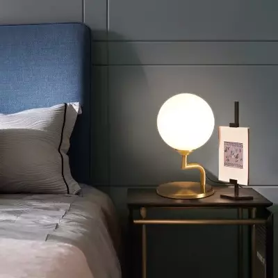 Lampe de table en cuivre 2