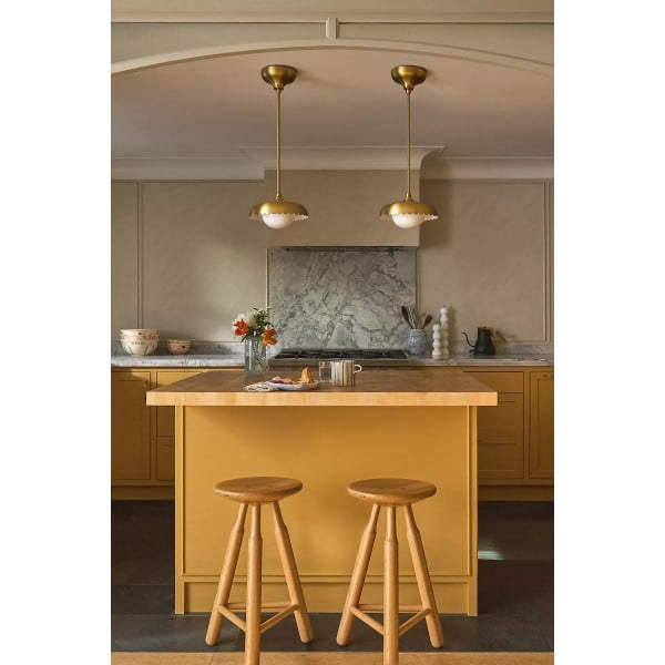 Rayla Scallop Pendant Light – Brass Finish Retro Ceiling Lamp for Dining & Kitchen