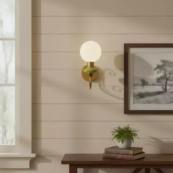 Noirvex Sculptural Metal Wall Lamp - Elegant Vertical Design for Living Spaces KL2138