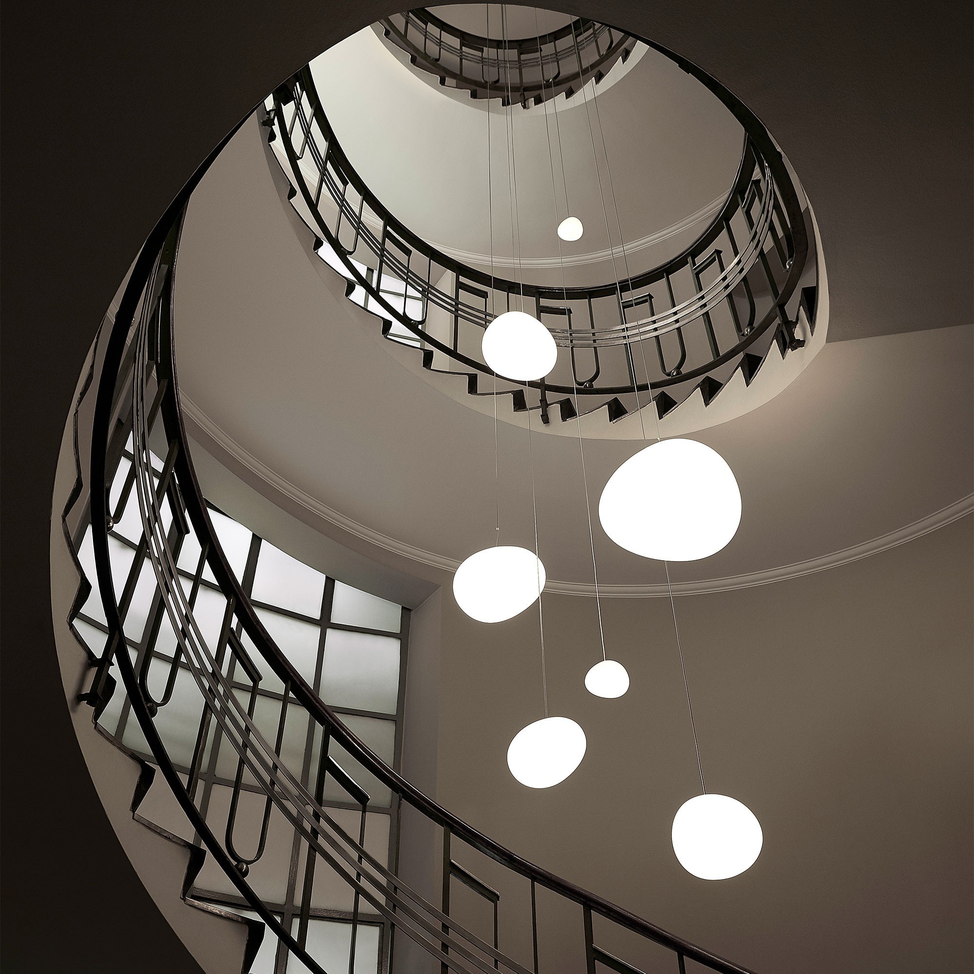 Elegant Gregg Pendant Lamp - Stylish Glass Pendant Light for Modern Interiors