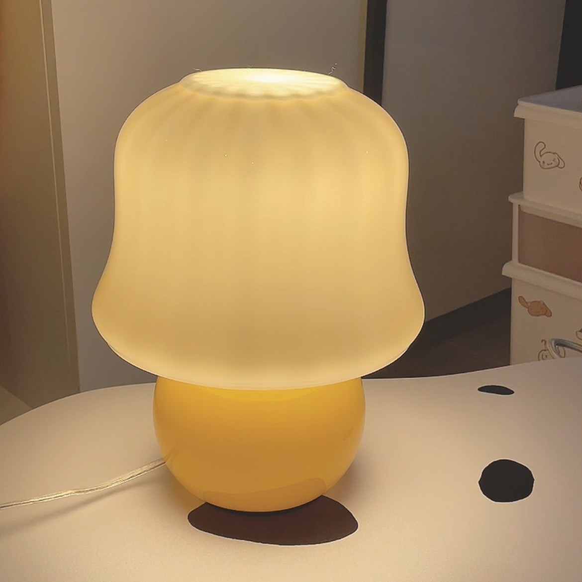 Cream Mushroom Table Lamp