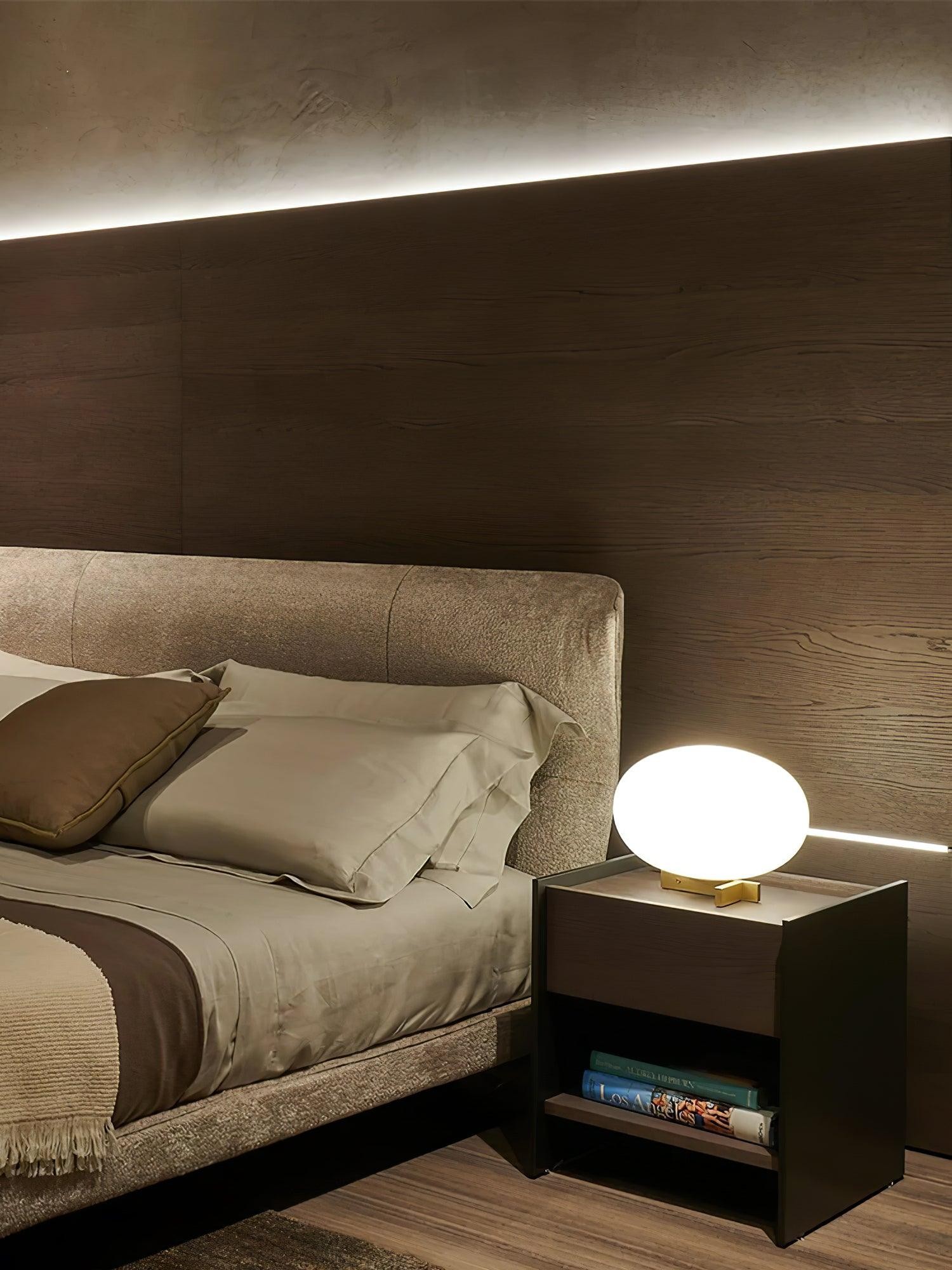 Creative Track Ball-shaped Table Lamp KL548