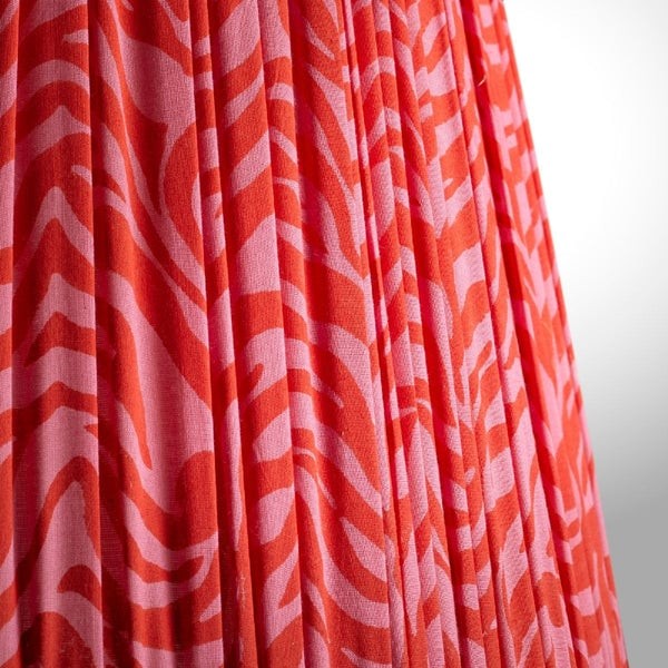 Grainora Soft Fabric Shade Table Lamp - Sculptural Wooden Base Lamp for Interiors KL2129