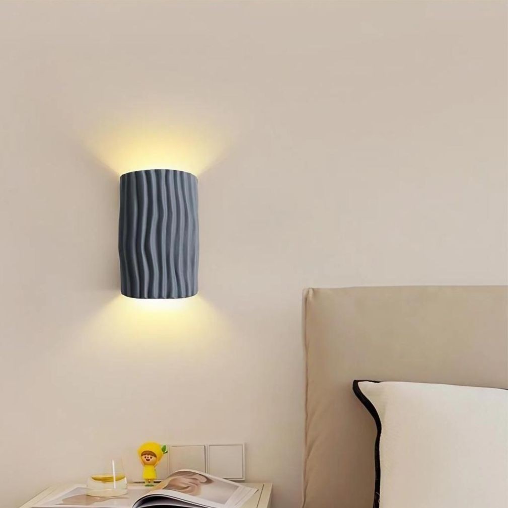 Scandinavian Design Resin Fluted Wall Light KL115