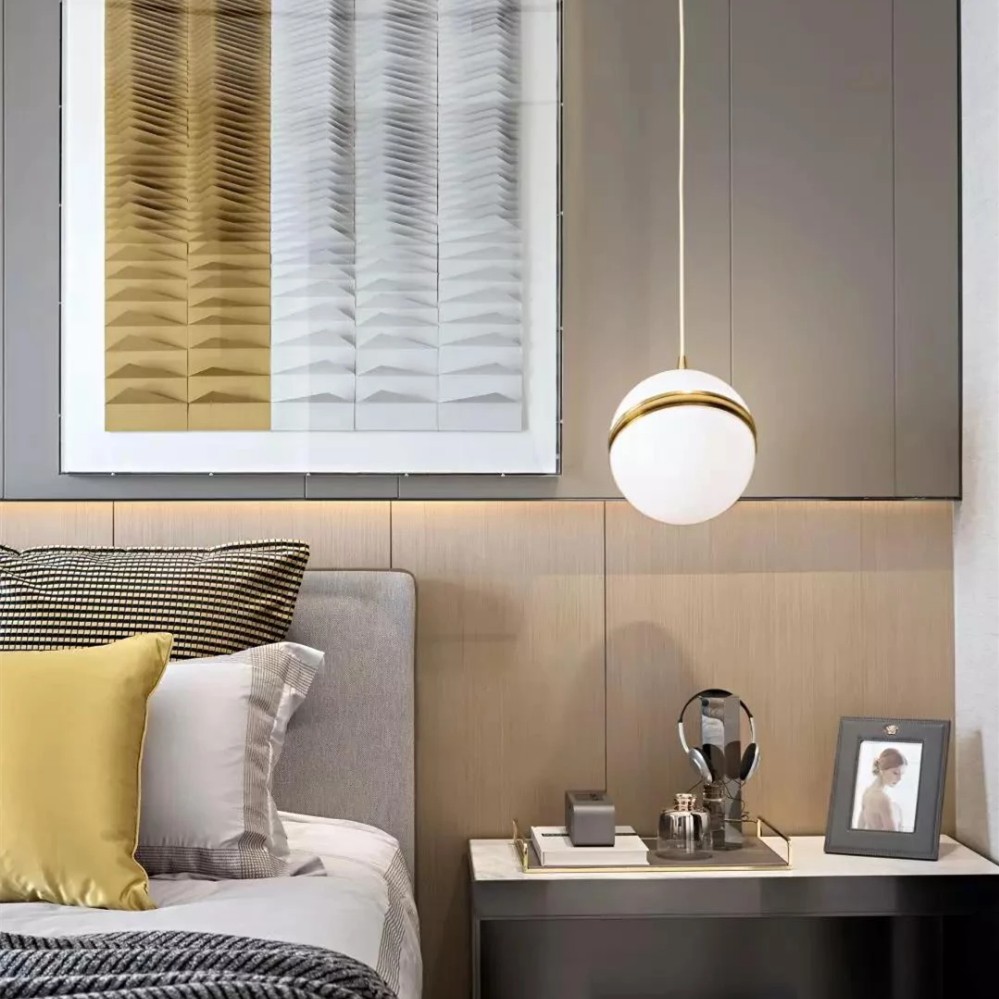 Crescent pendant Lamp
