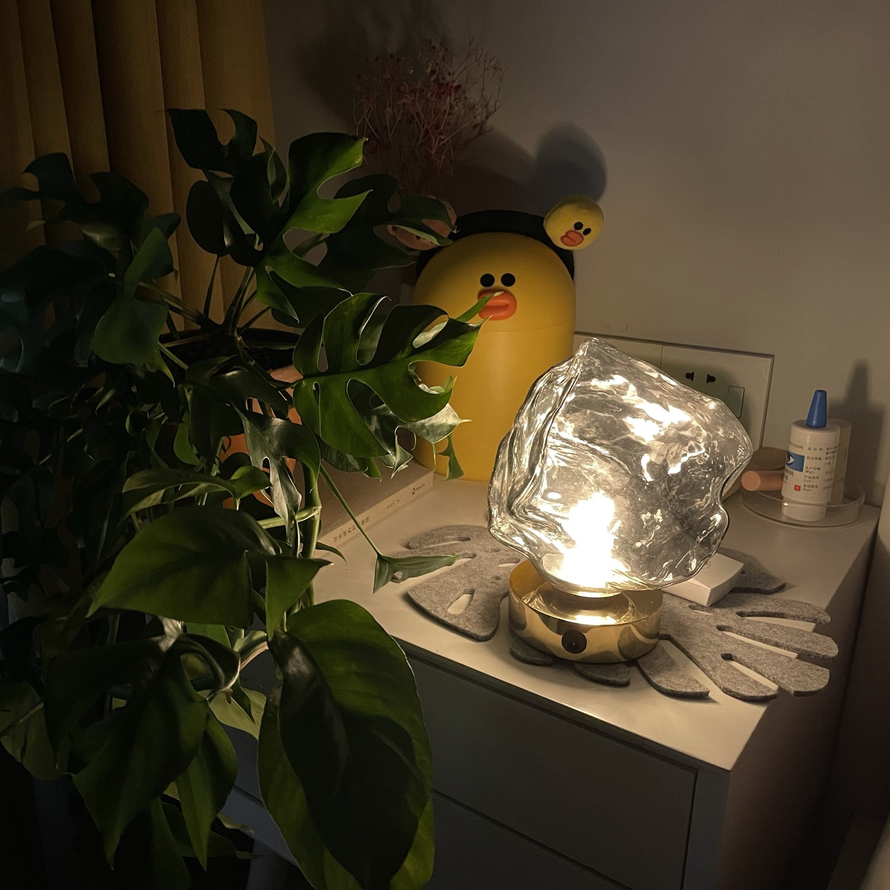 Retro Lava Rechargeable Table Lamp