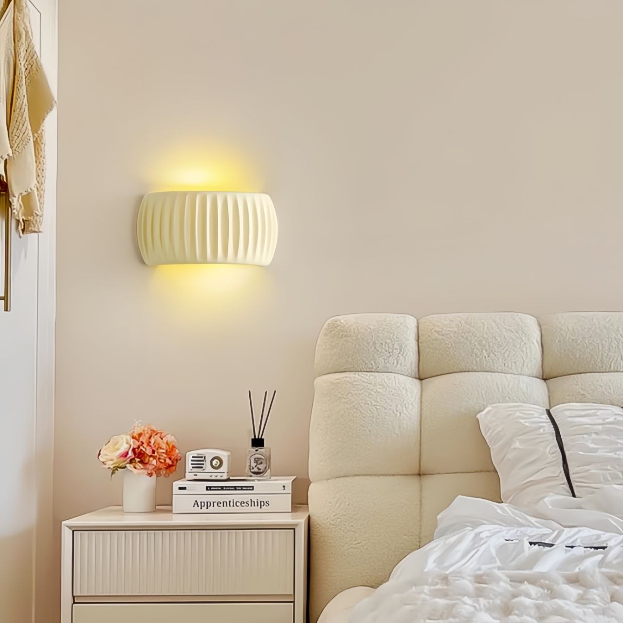 Nordic Minimalist Resin Ribbed Wall Sconce KL116