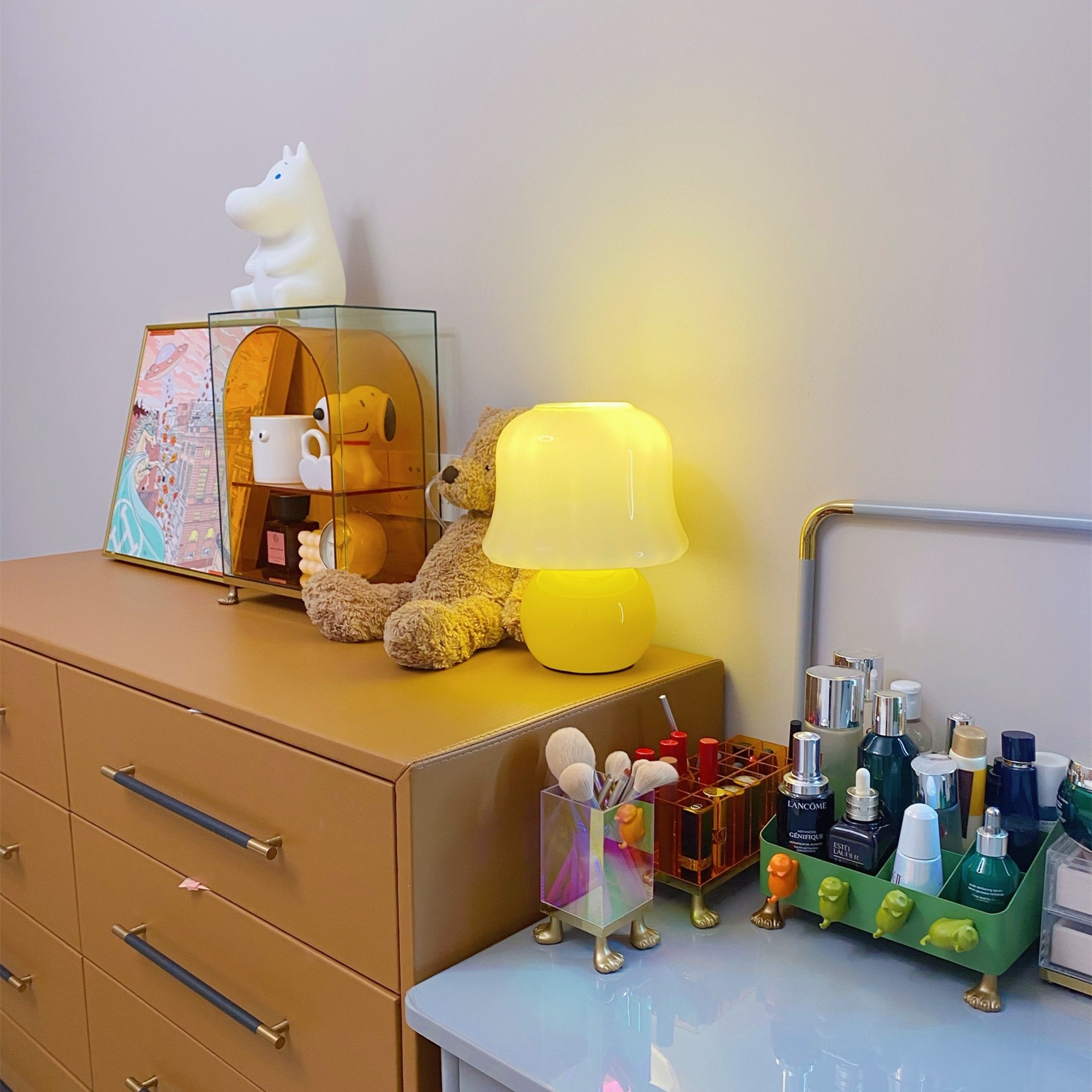 Cream Mushroom Table Lamp