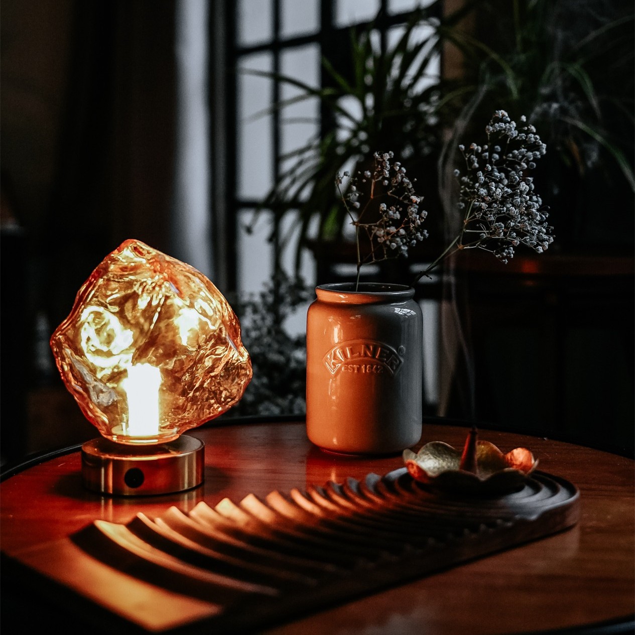 Retro Lava Rechargeable Table Lamp