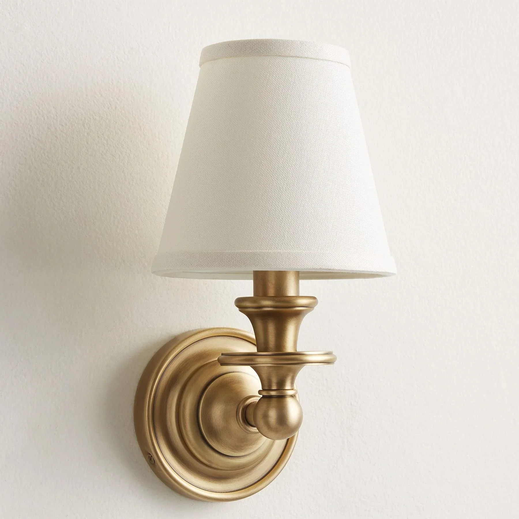 Kalvora Classic Sculpted Wall Sconce – Fabric Shade Sconce For Indoor Accent Lighting KL1162