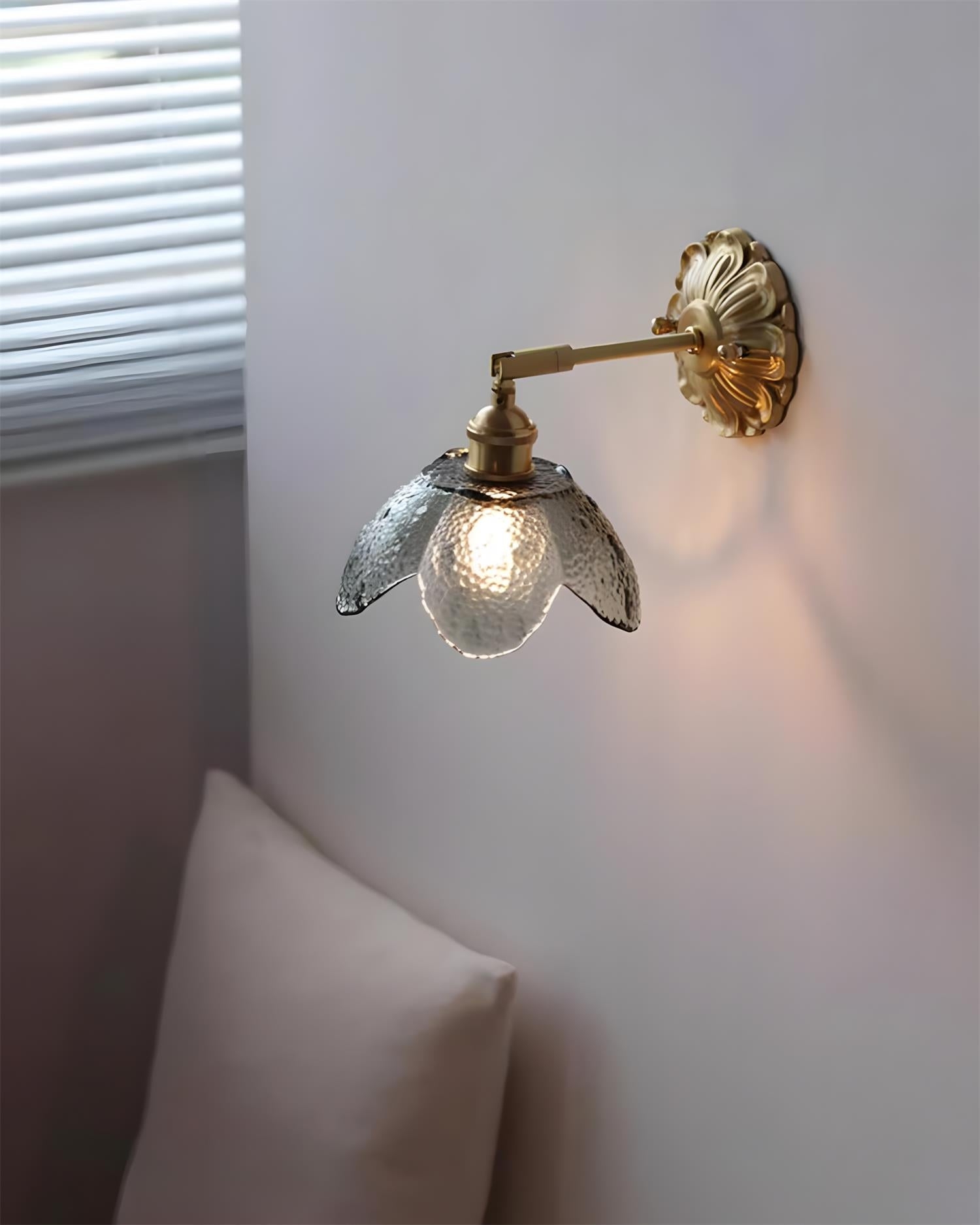 Nacre Petal Wall Lamp D326