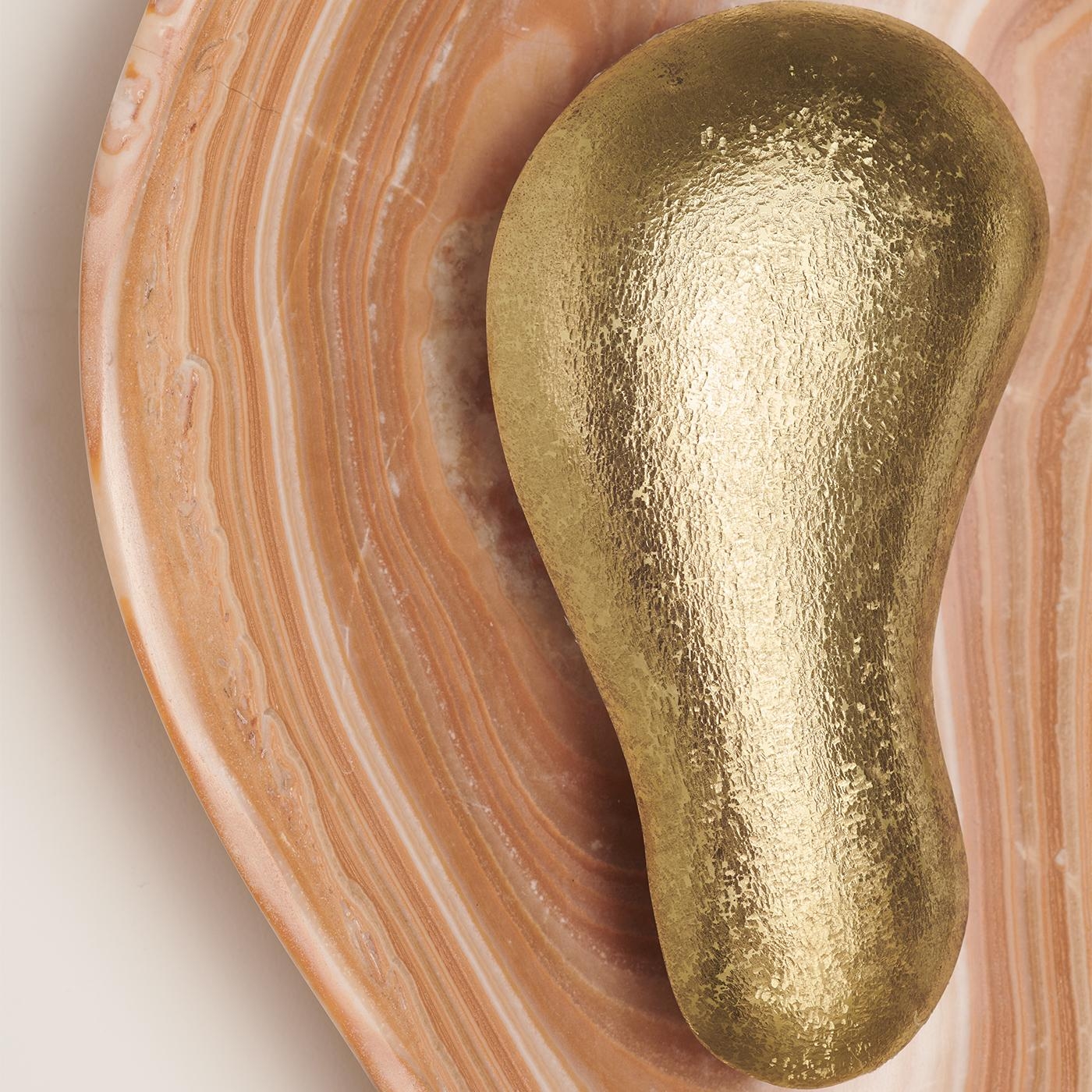 Oyster Hammered Onyx Sconce D725