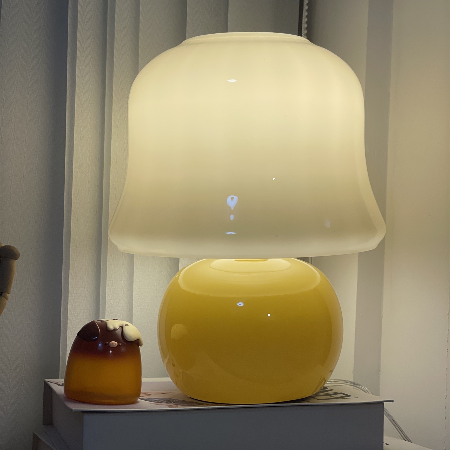 Cream Mushroom Table Lamp