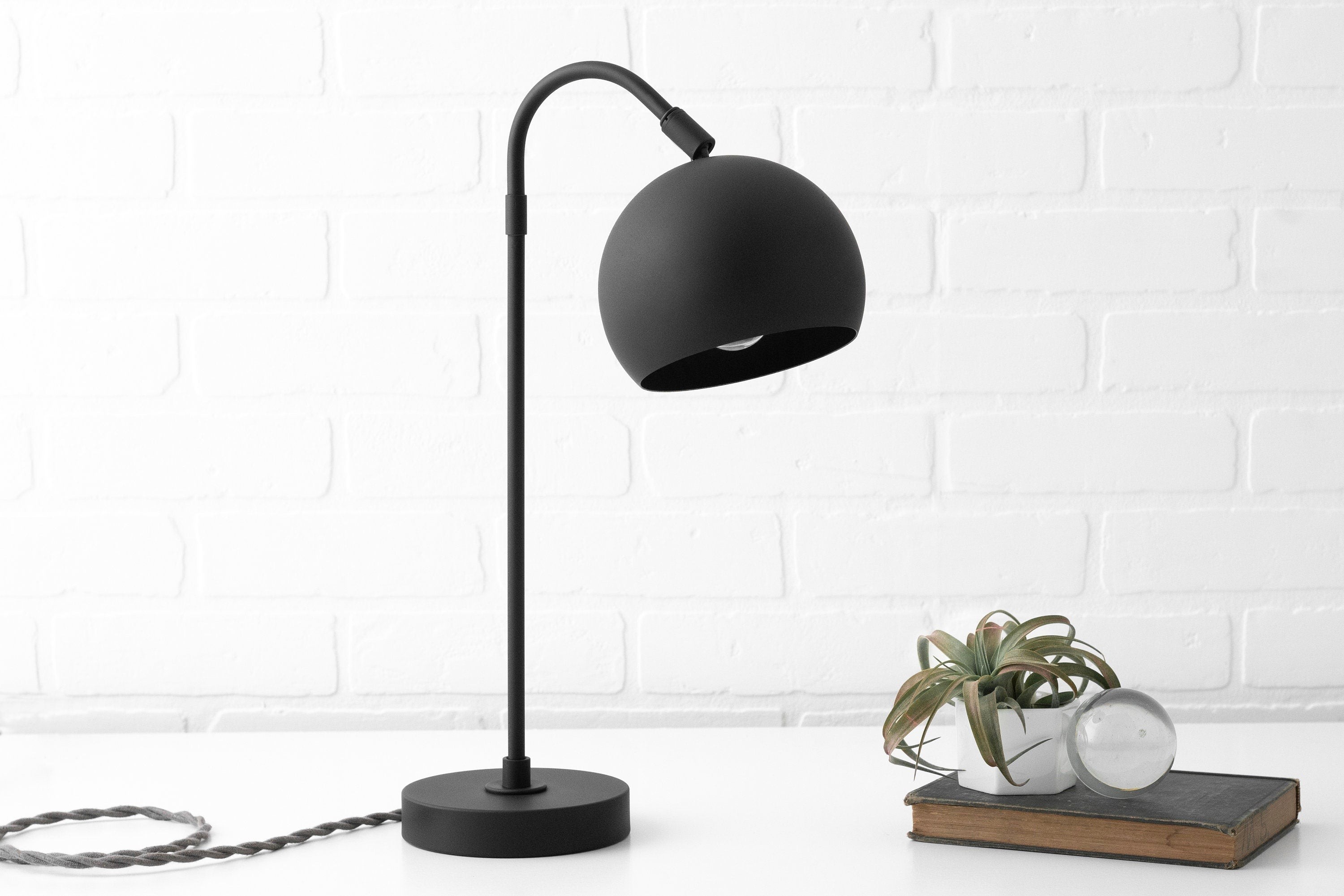 Ornato Luxe Modern Accent Table Lamp - Stylish Home Light KL1405
