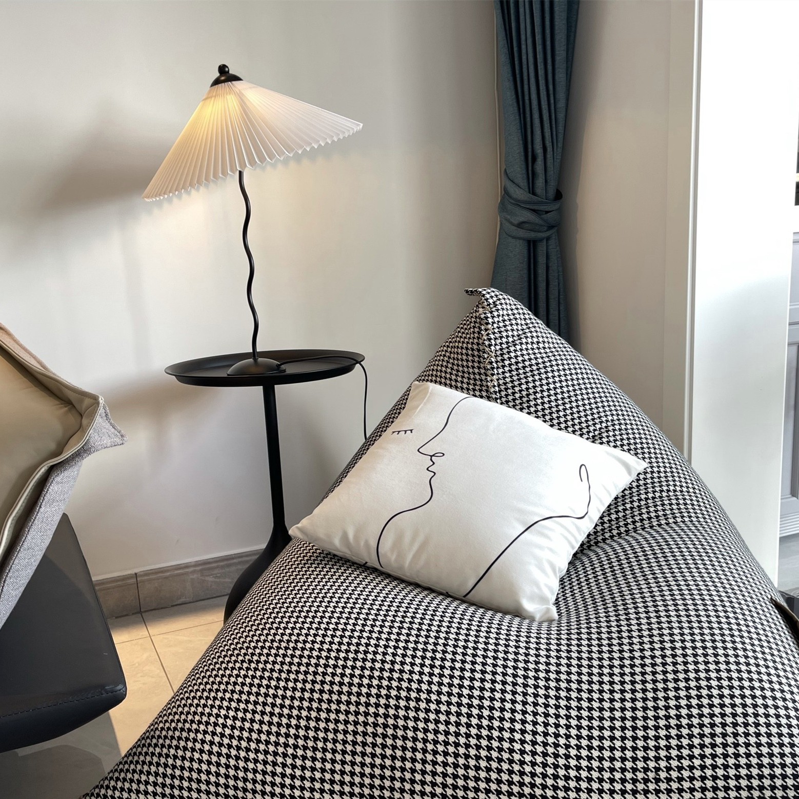 Retro Classic Pleated Lamp