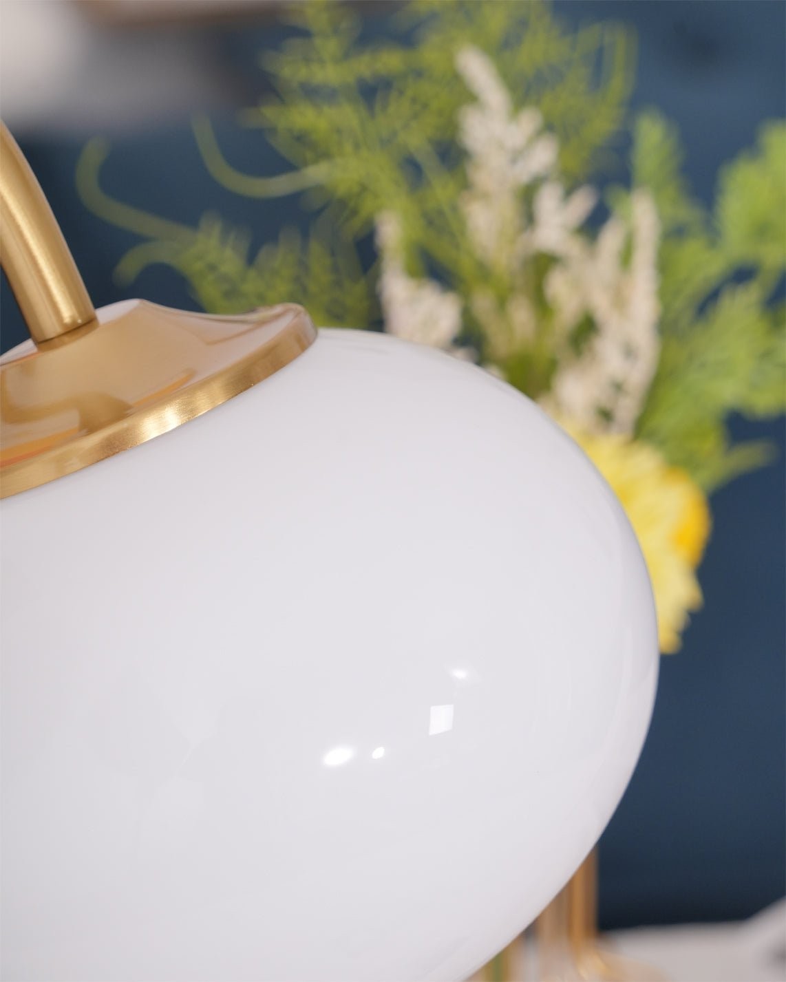 Scandinavian Cream Ball Table Lamp For Living Room KL444