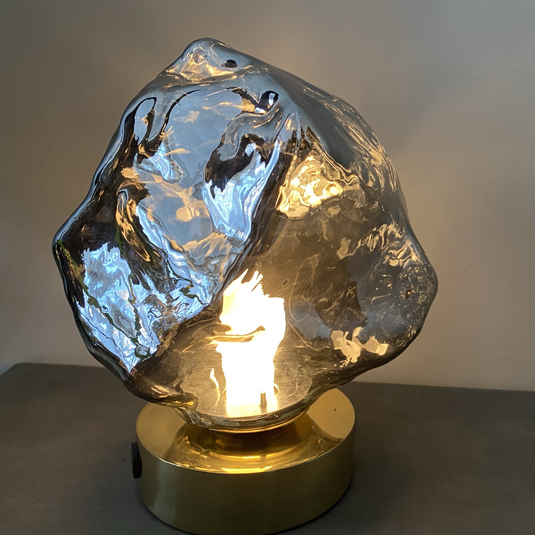 Retro Lava Rechargeable Table Lamp