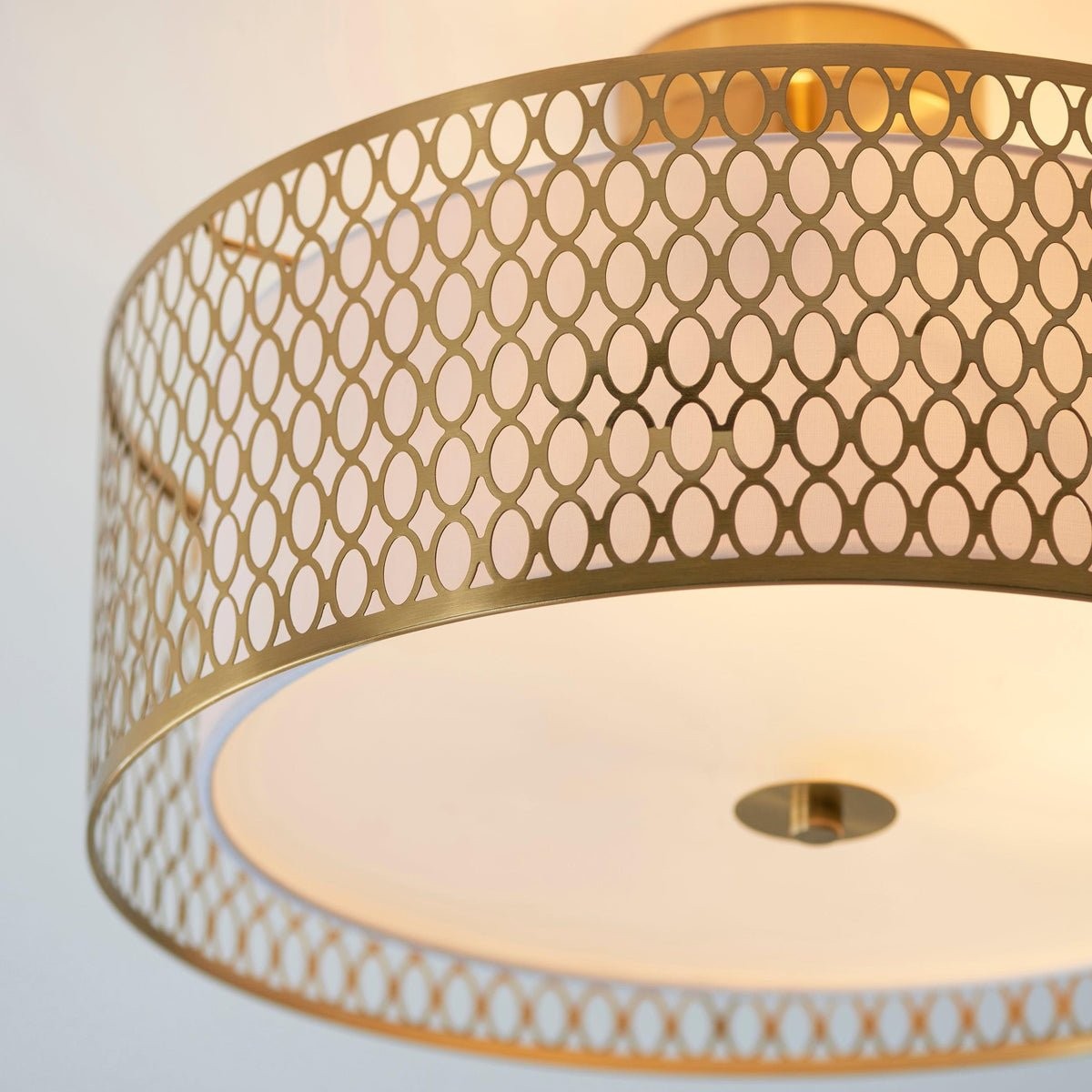 Liorin Geometric Mesh 3‑Light Flush Ceiling Light - Mesh Metal Frosted Glass Lamp for Living Room or Hallway KL1816