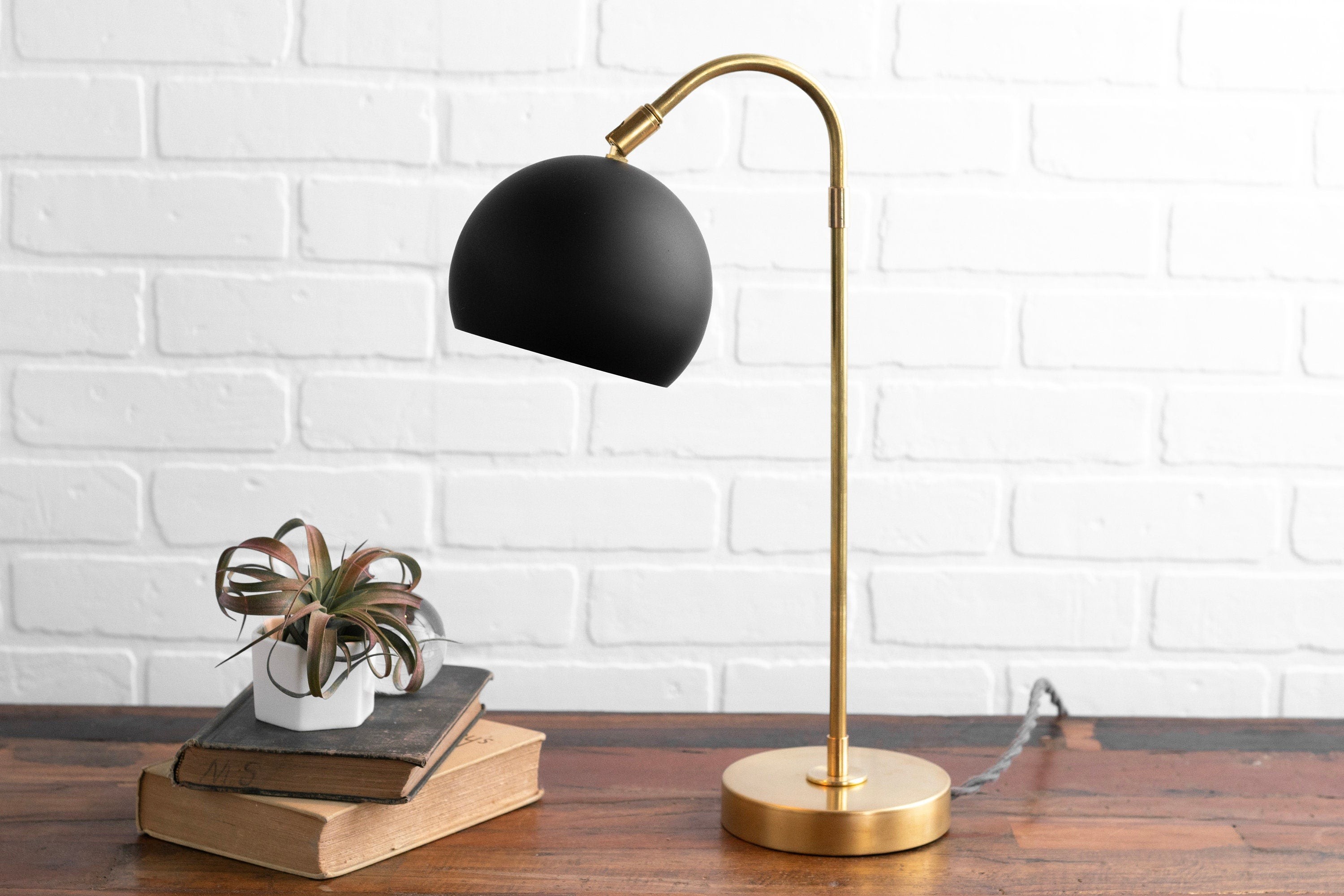 Ornato Luxe Modern Accent Table Lamp - Stylish Home Light KL1405
