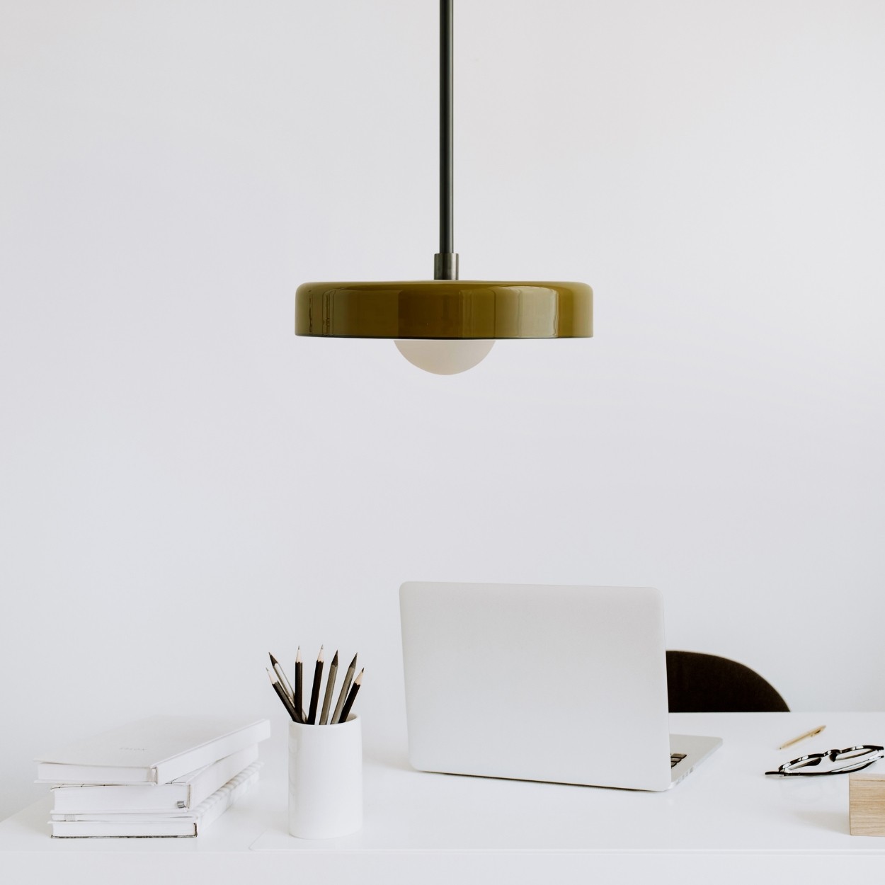 Metal Rod Glass Disc Orb Pendant Light KL923