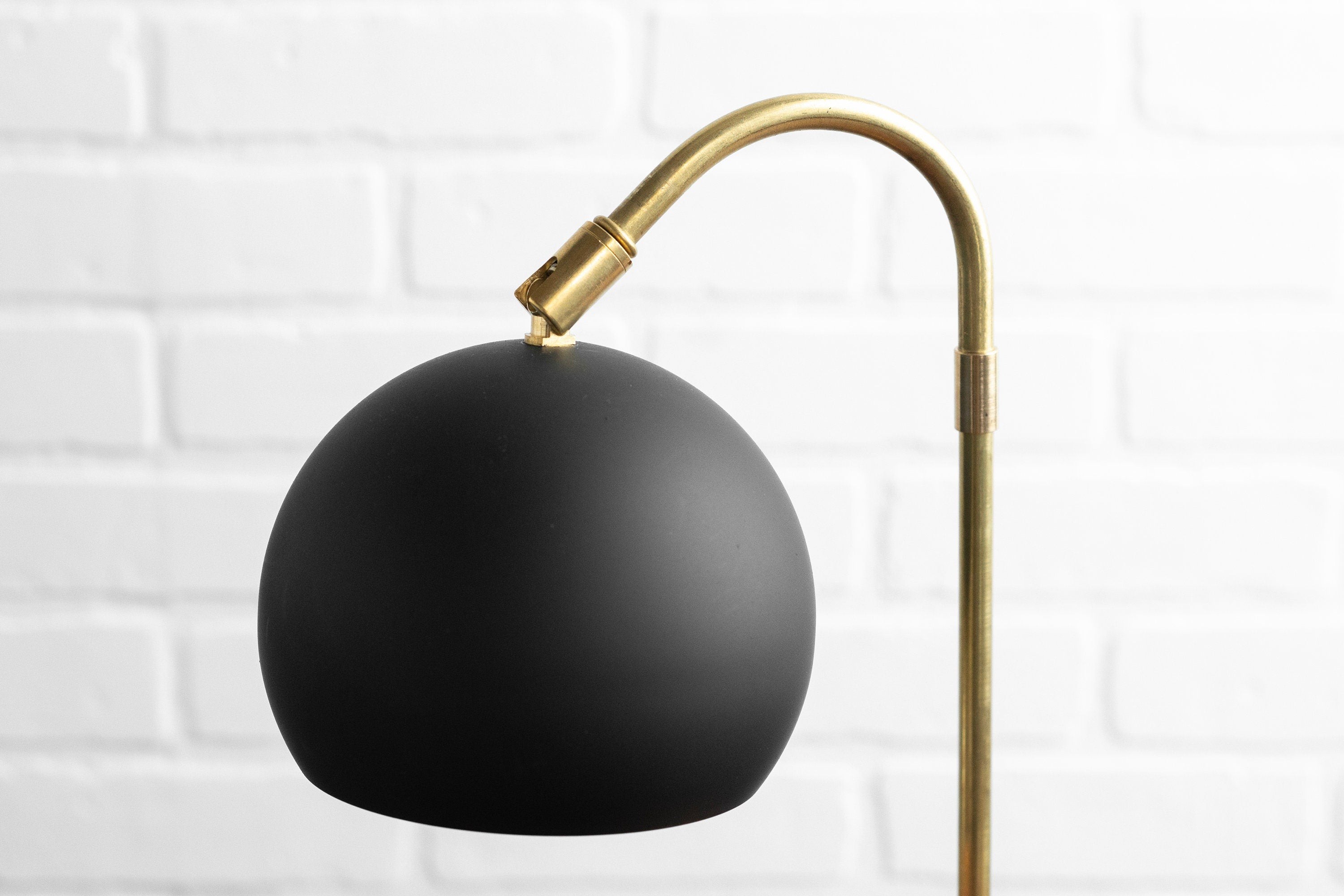 Ornato Luxe Modern Accent Table Lamp - Stylish Home Light KL1405