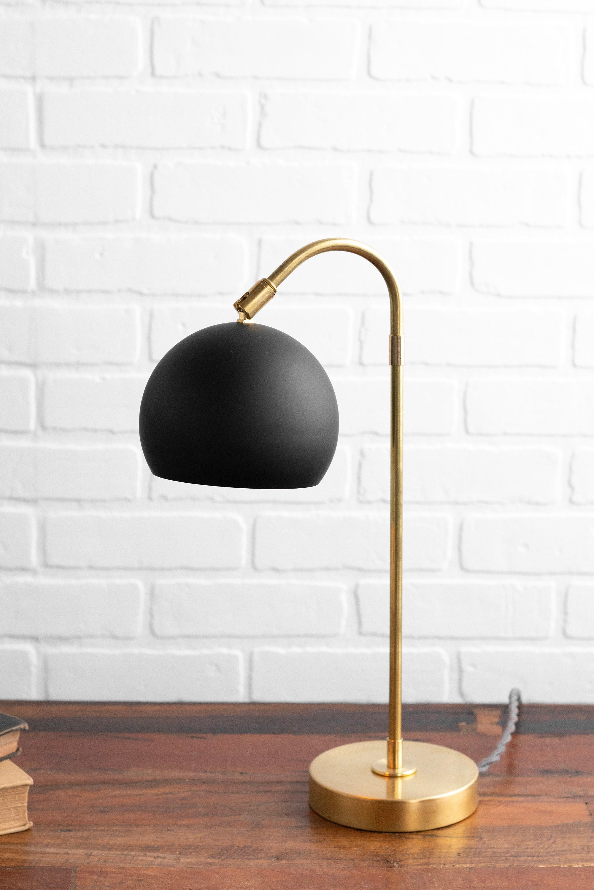 Ornato Luxe Modern Accent Table Lamp - Stylish Home Light KL1405