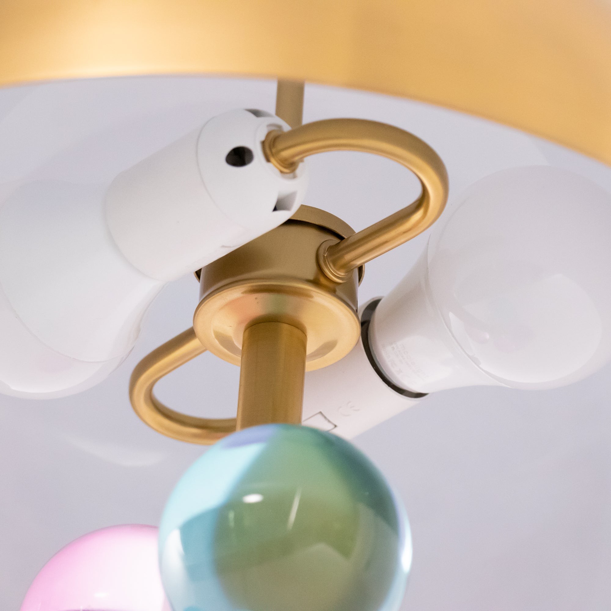 Modern Creative Metal Table Lamp KL405
