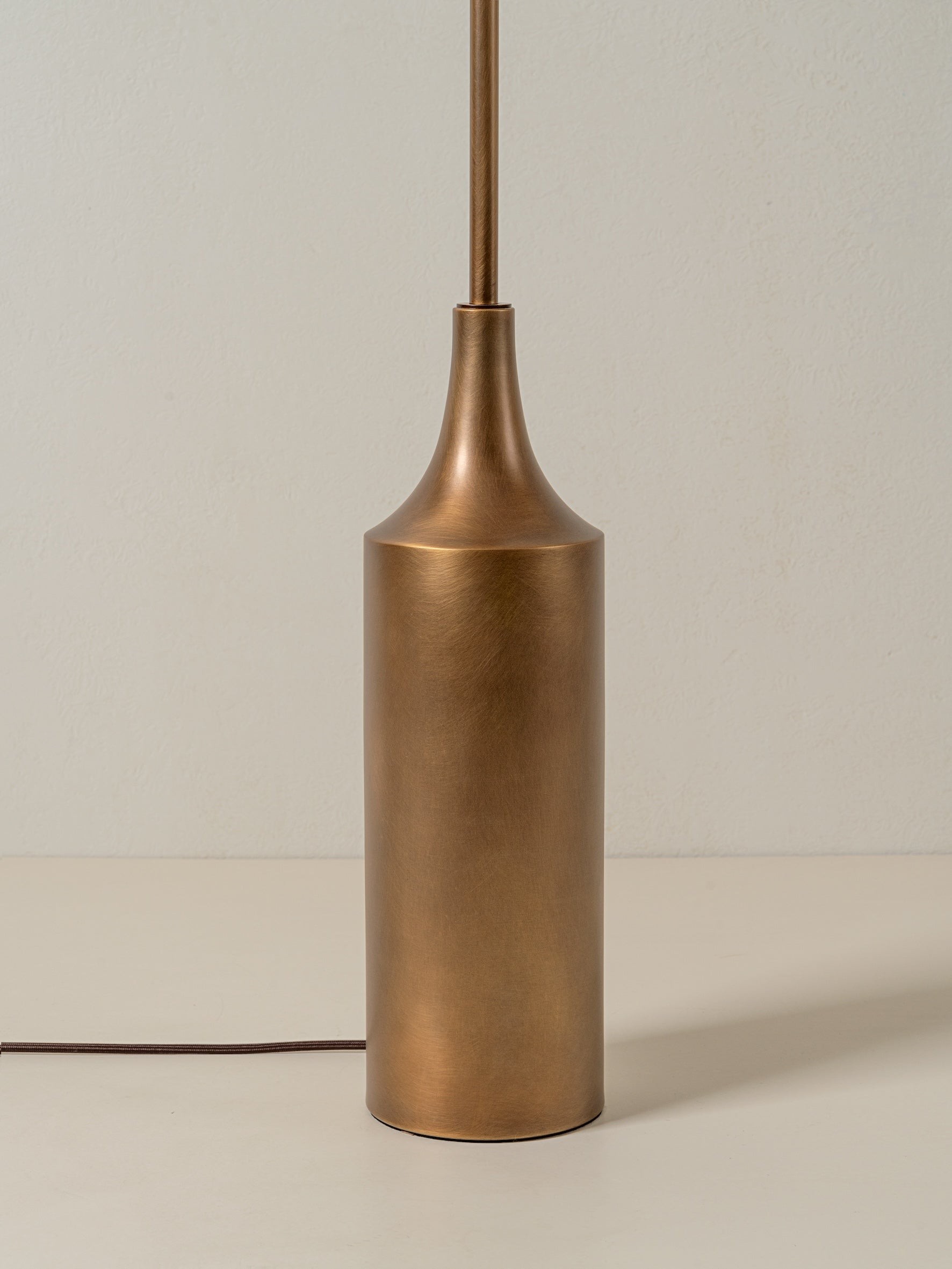 Linen Scalloped Floor Lamp – Soft Linen Pleats with Refined Metal Base KL1535