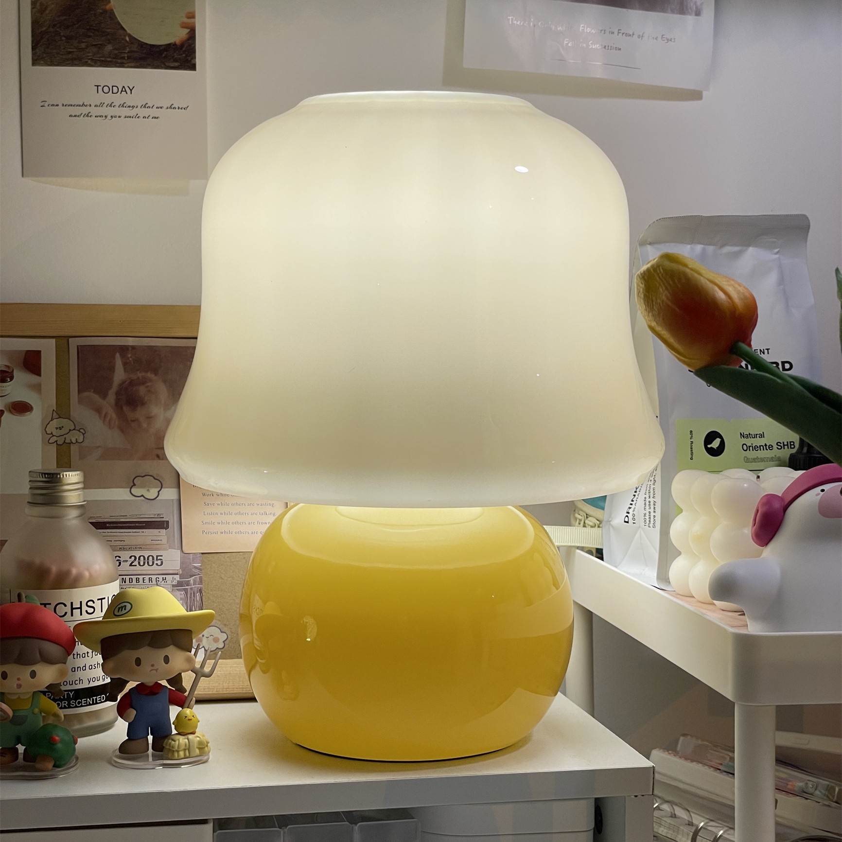 Cream Mushroom Table Lamp