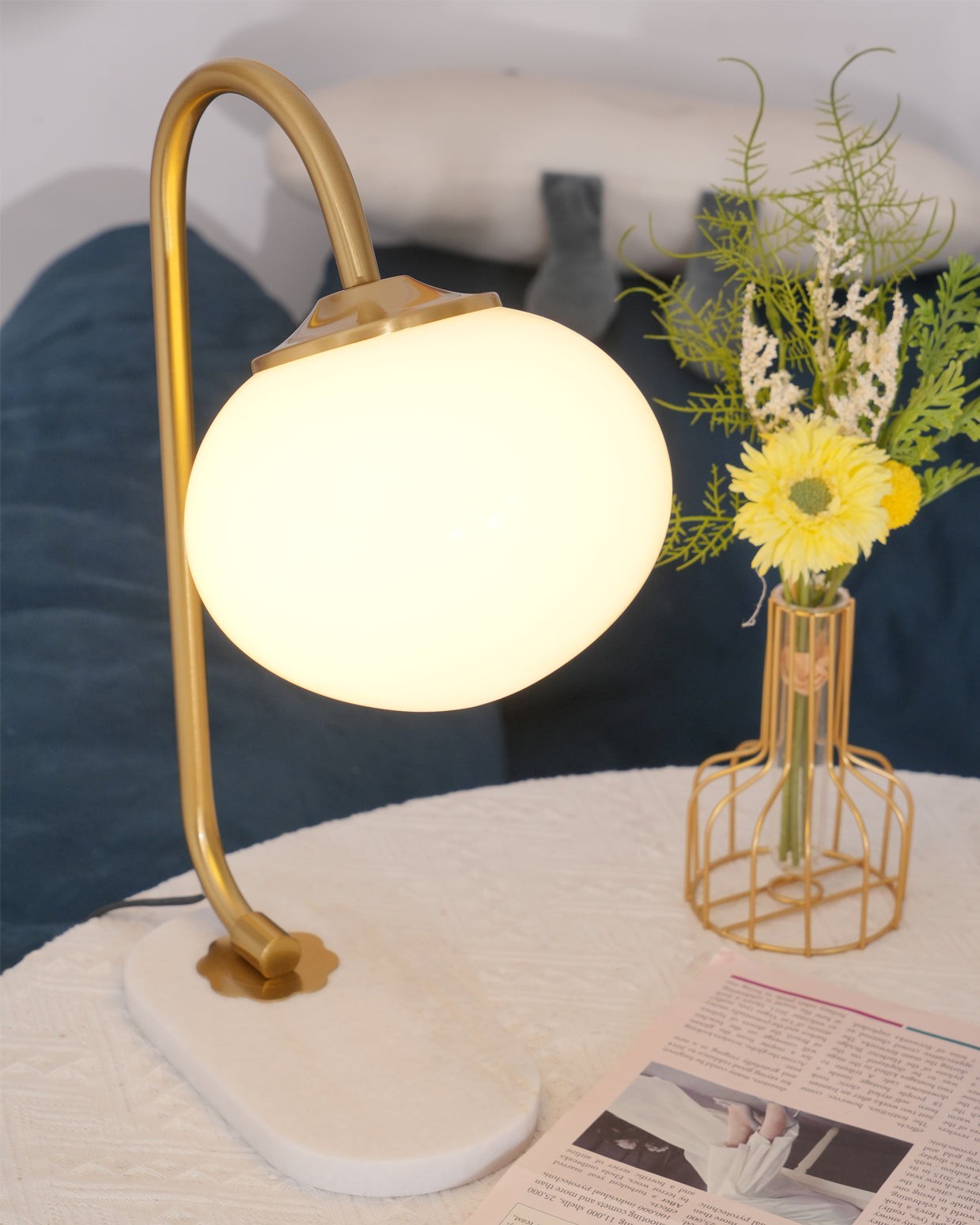 Scandinavian Cream Ball Table Lamp For Living Room KL444