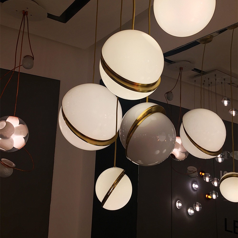 Crescent pendant Lamp