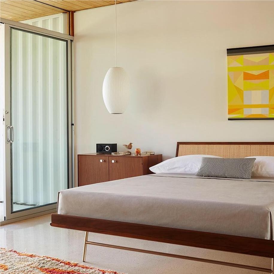 Nelson Minimalist Bubble Pendant Lamp - Elegant Hanging Light for Contemporary Interiors