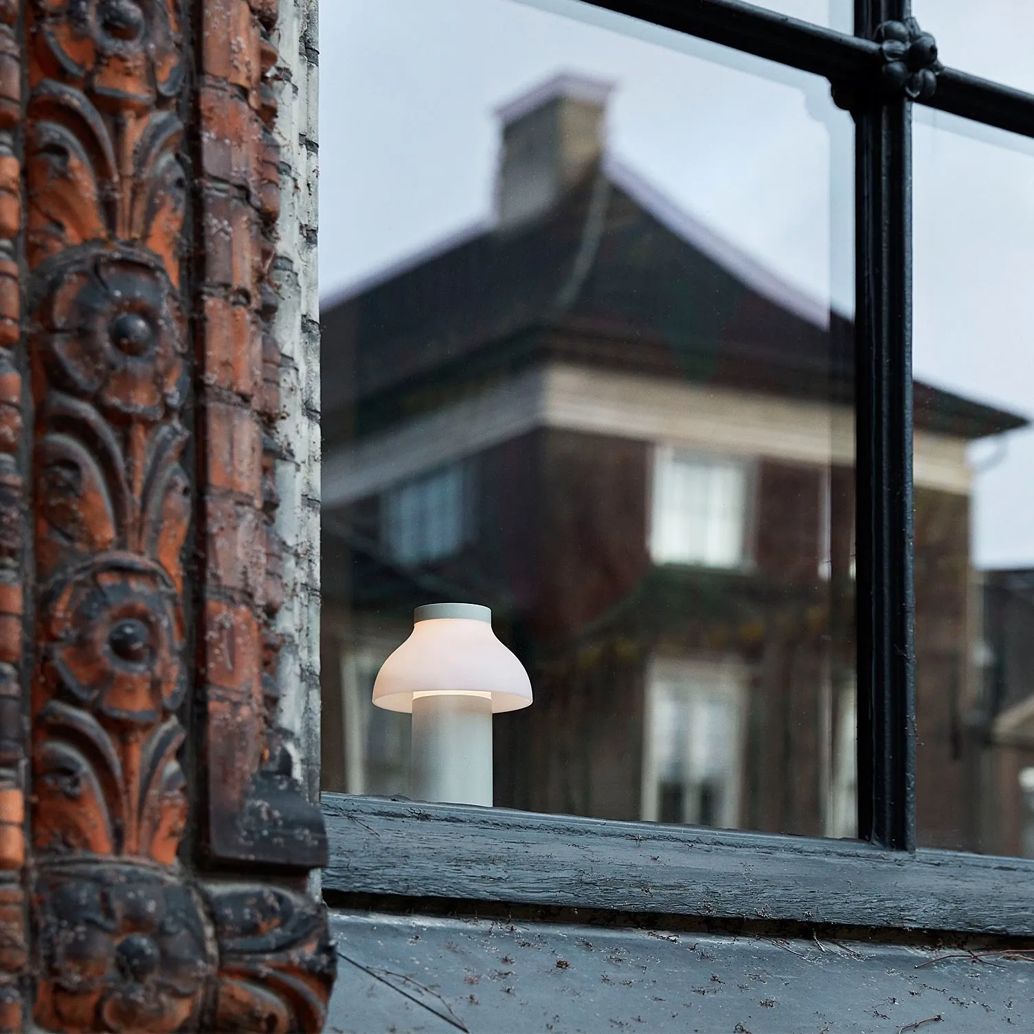 PC Portable Table Lamp (Built-in Battery) D646
