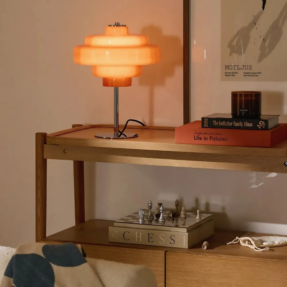 Sculptural Glass Table Lamp – Artful Illumination in Refined Form KL1099