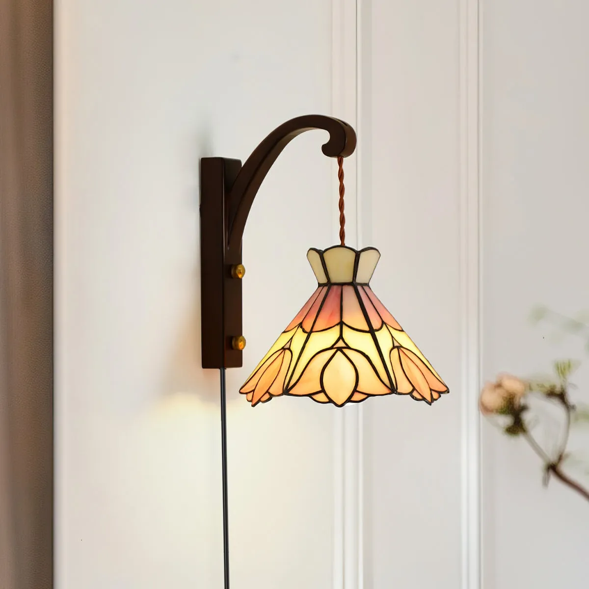Serena Tiffany Plug In Wall Lamp D60