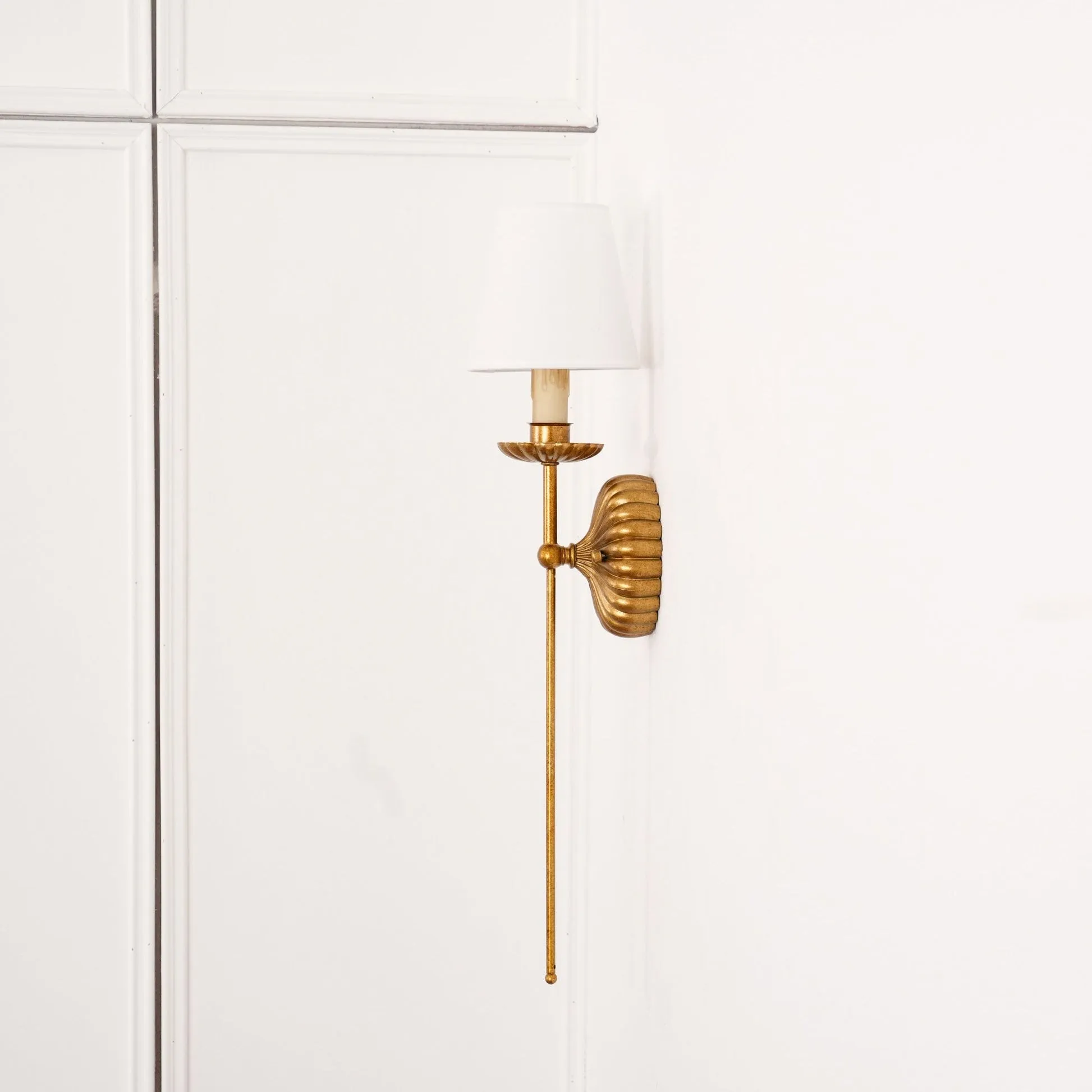 Catina Fabric Shade Wall Sconce – Classic Metal Wall Lighting for Entryway or Lounge KL1148